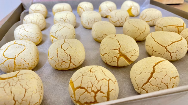 Citronu cepumu mīkla bļodā