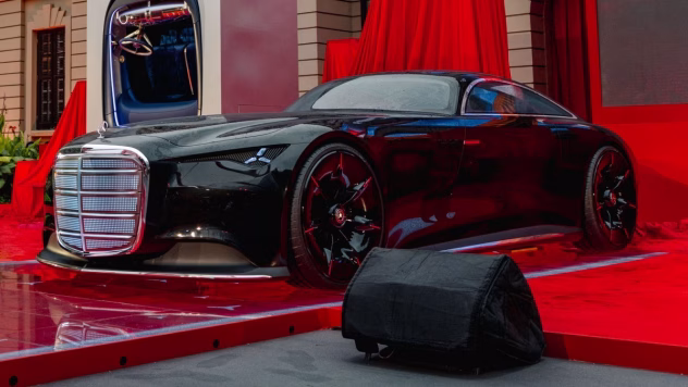 Mercedes Vision Iconic kontseptauto külgvaade