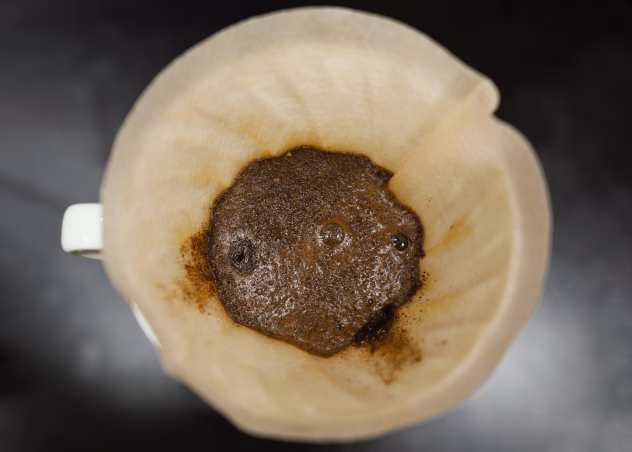 Kafijas biezumi bļodiņā