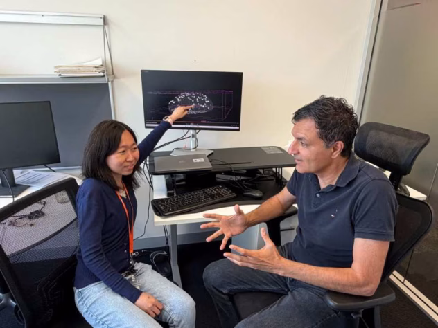 Mikroshēmas ilustrācija, kas veidota uz germānija un silīcija bāzes