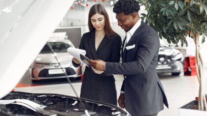 Lietots auto ar ražotāja garantiju: ko tā patiesībā sedz un kad tā var tikt zaudēta