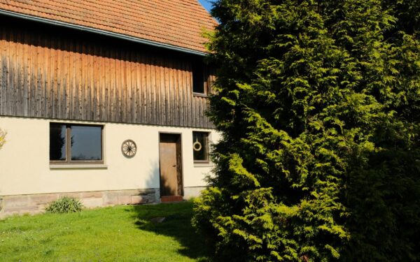 Mazo lauku viesmīlības biznesa izaicinājumi: kā viesu mājas pielāgojas sezonālai pieprasījuma svārstībai