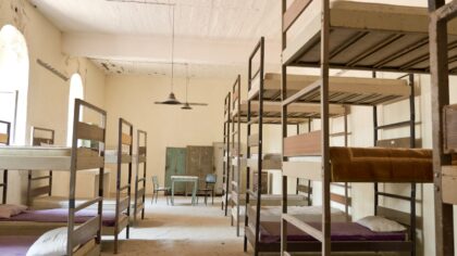 Studentu mājokļu trūkums atkal saasinās: kā augstākā izglītība saduras ar dzīvesvietas jautājumu