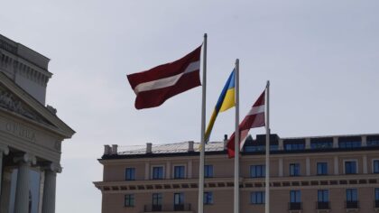 Valsts valodas prasmes darbā un ikdienā: kā mainās prasības un ko tas nozīmē iedzīvotājiem